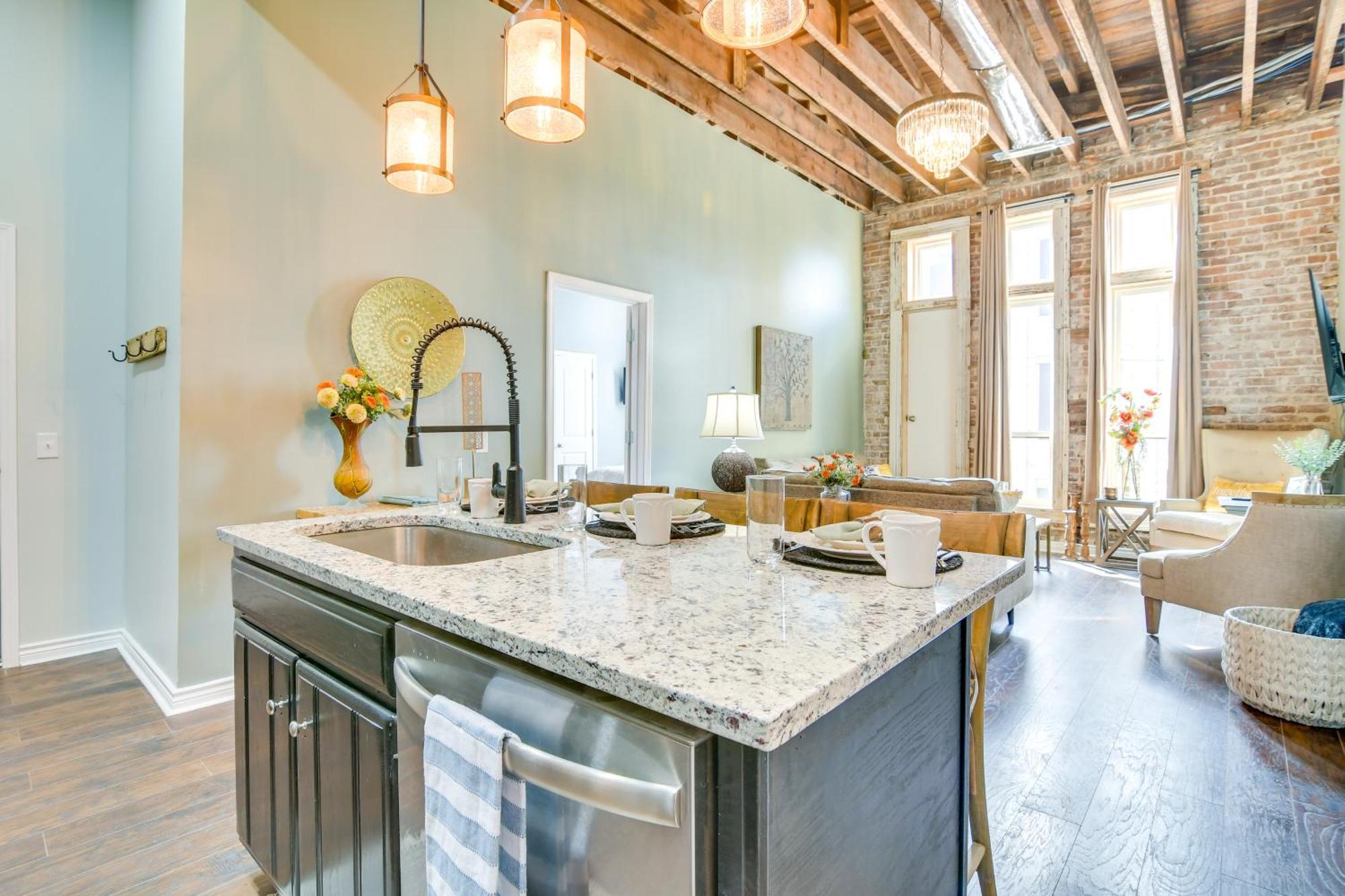 Dtwn Loft In The Heart Of Monett Pets Welcome! Eksteriør bilde