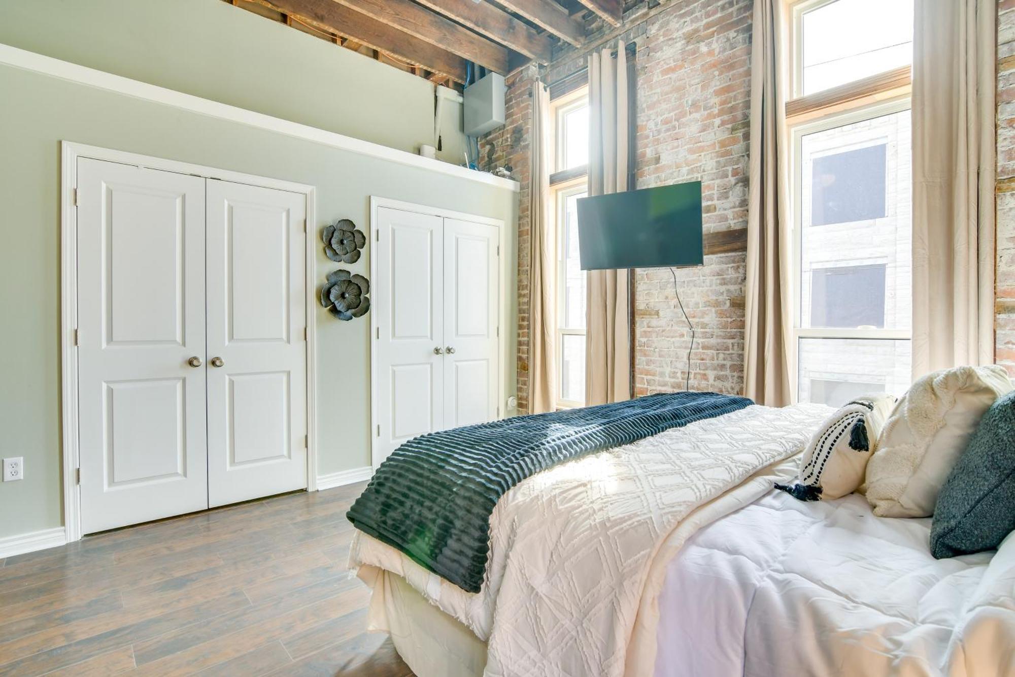 Dtwn Loft In The Heart Of Monett Pets Welcome! Eksteriør bilde