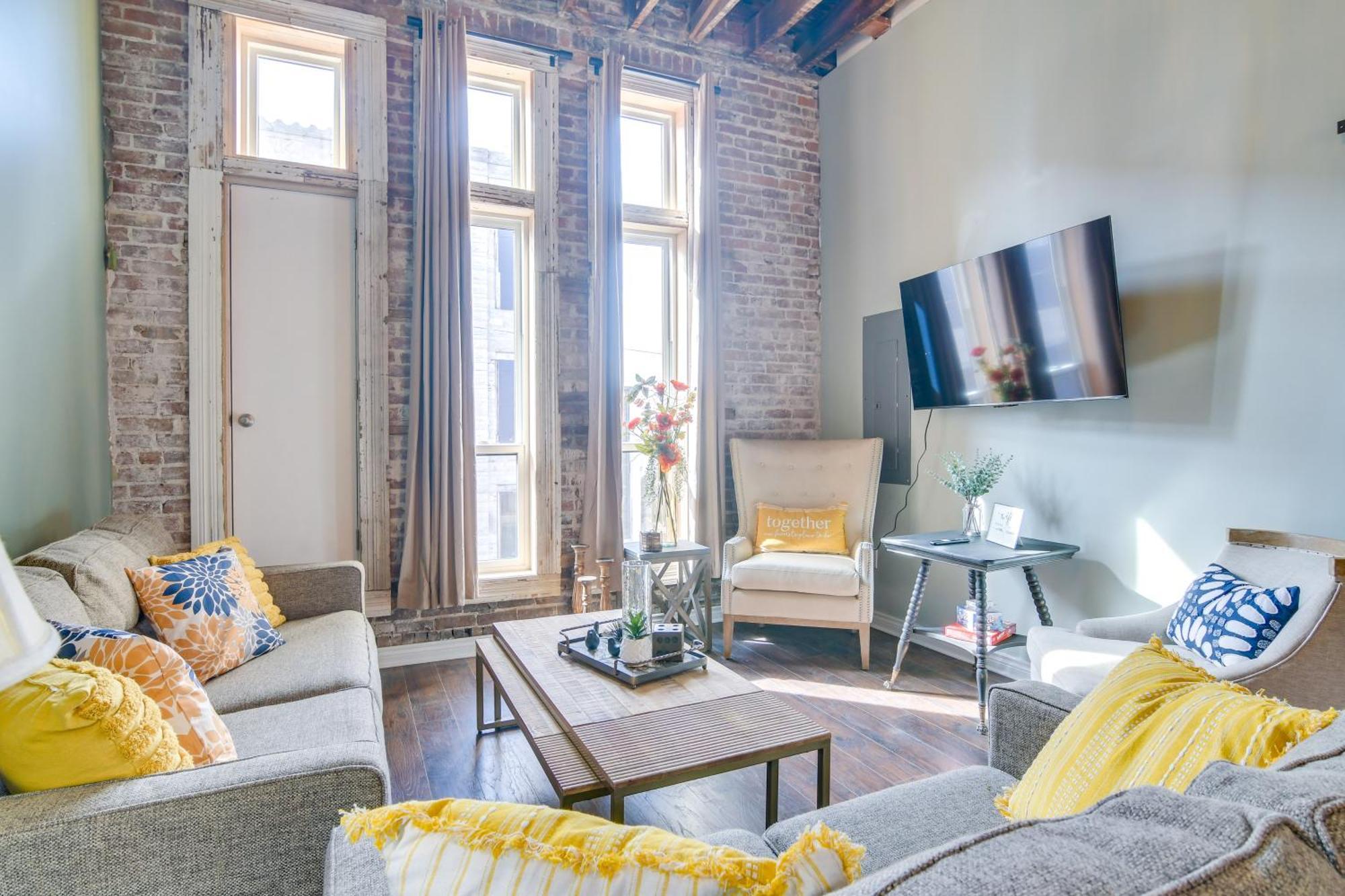 Dtwn Loft In The Heart Of Monett Pets Welcome! Eksteriør bilde